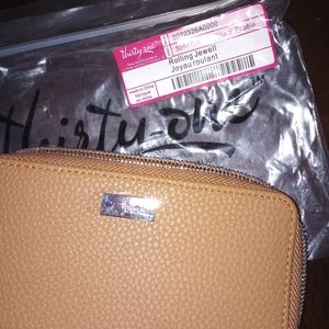 NWT Thirty-one Rolling Jewell